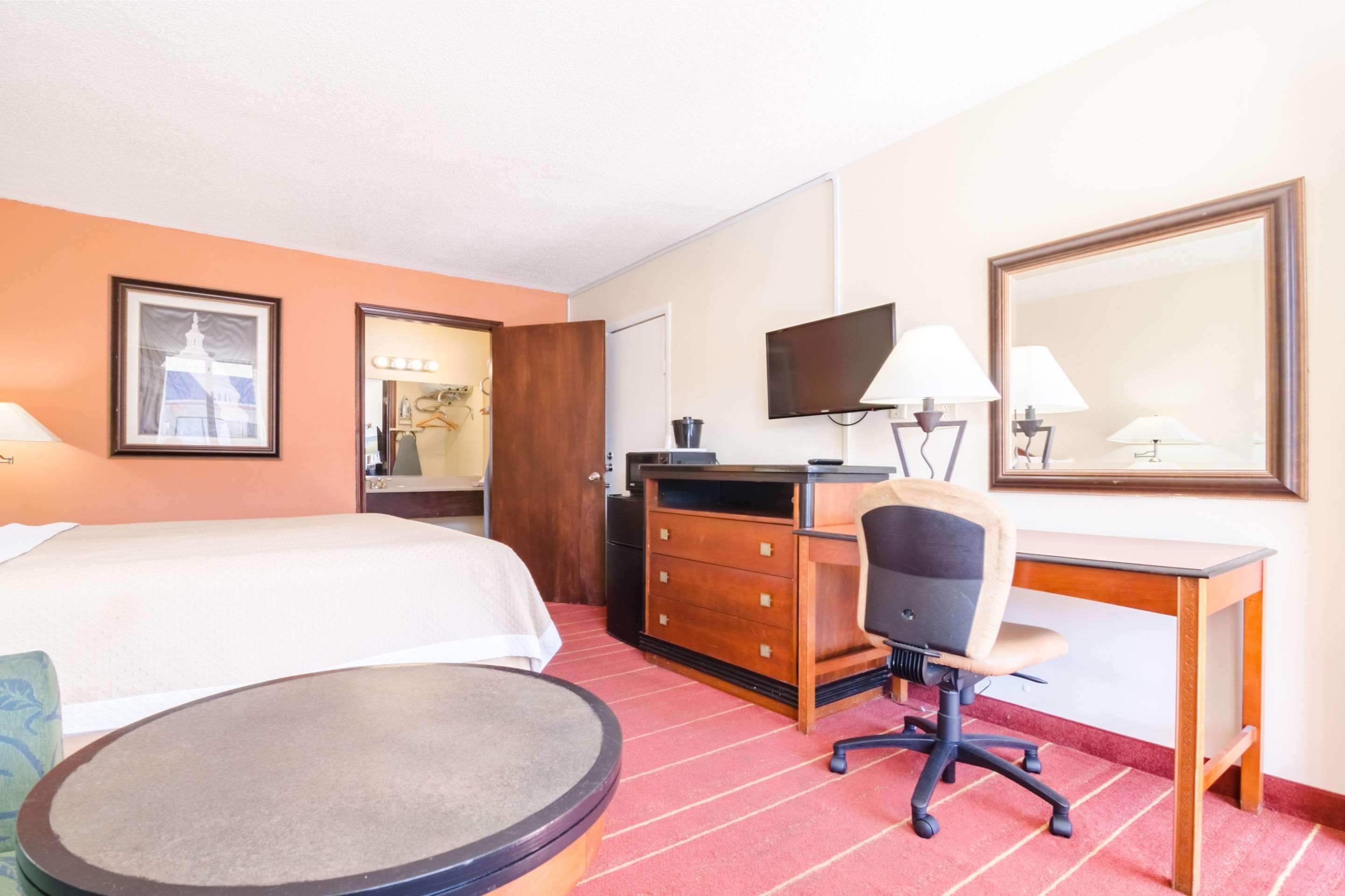 Oyo Hotel Greensboro East I 40 מראה חיצוני תמונה