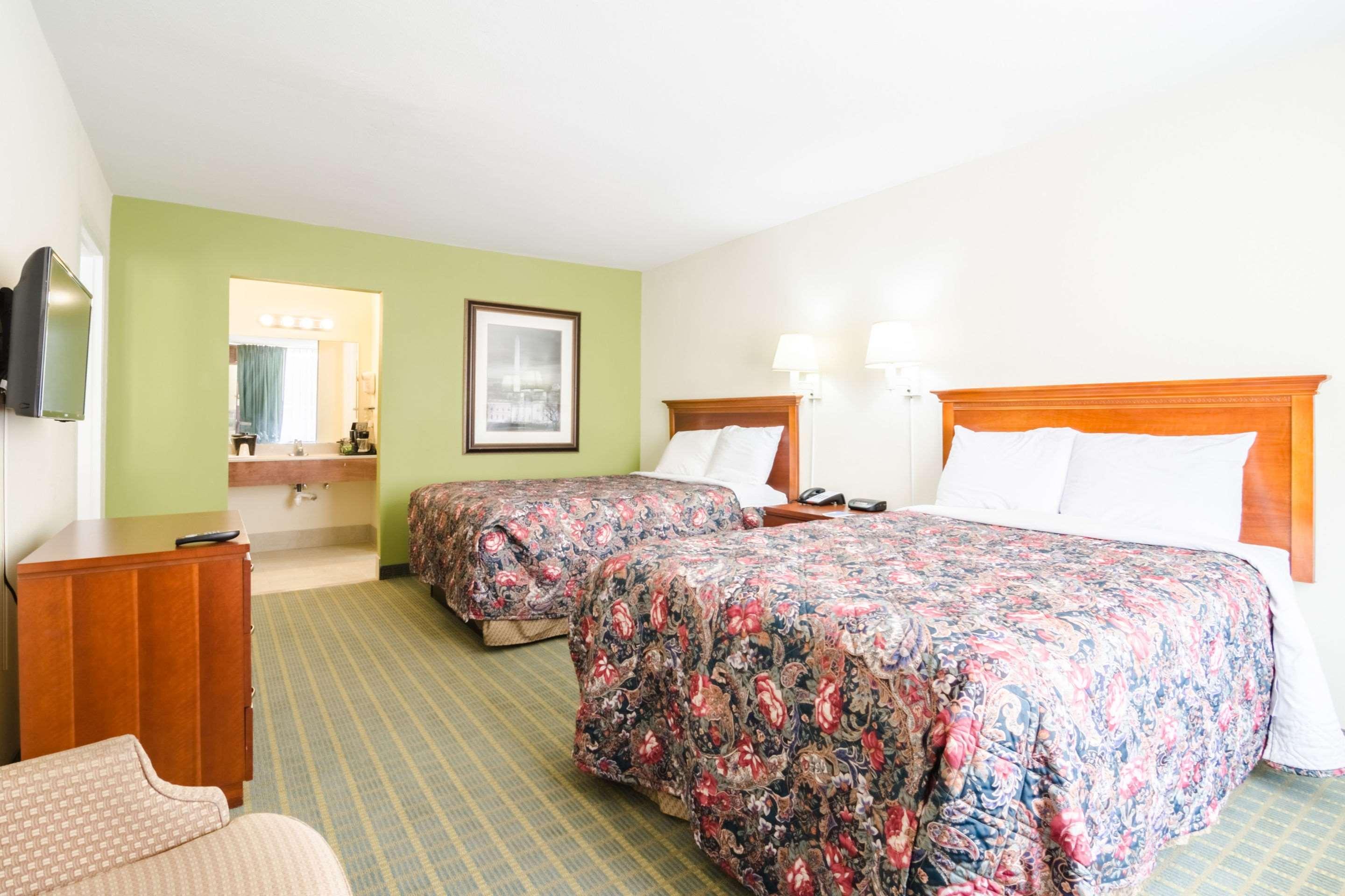 Oyo Hotel Greensboro East I 40 מראה חיצוני תמונה