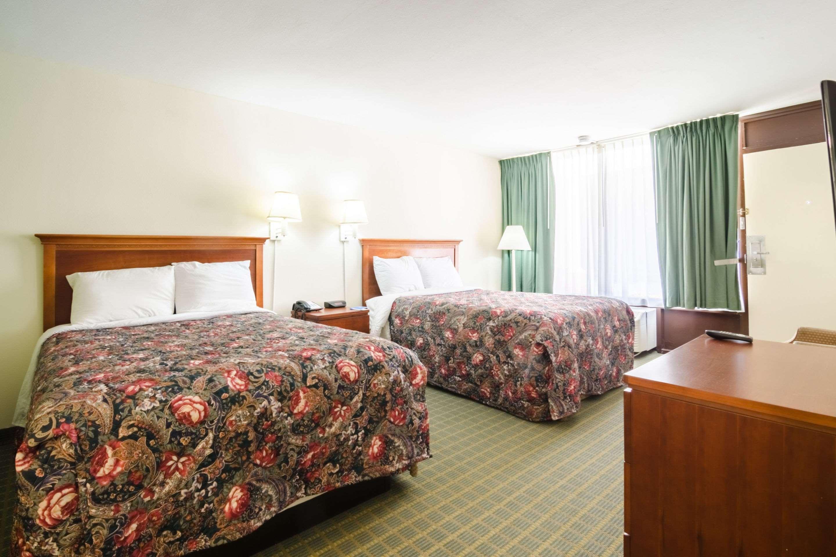 Oyo Hotel Greensboro East I 40 מראה חיצוני תמונה