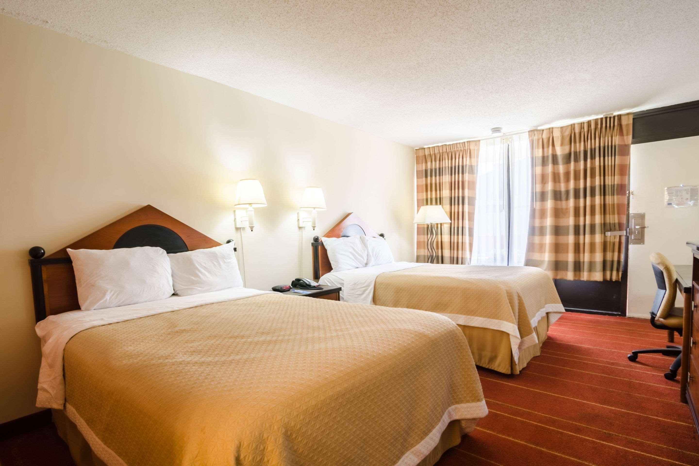 Oyo Hotel Greensboro East I 40 מראה חיצוני תמונה