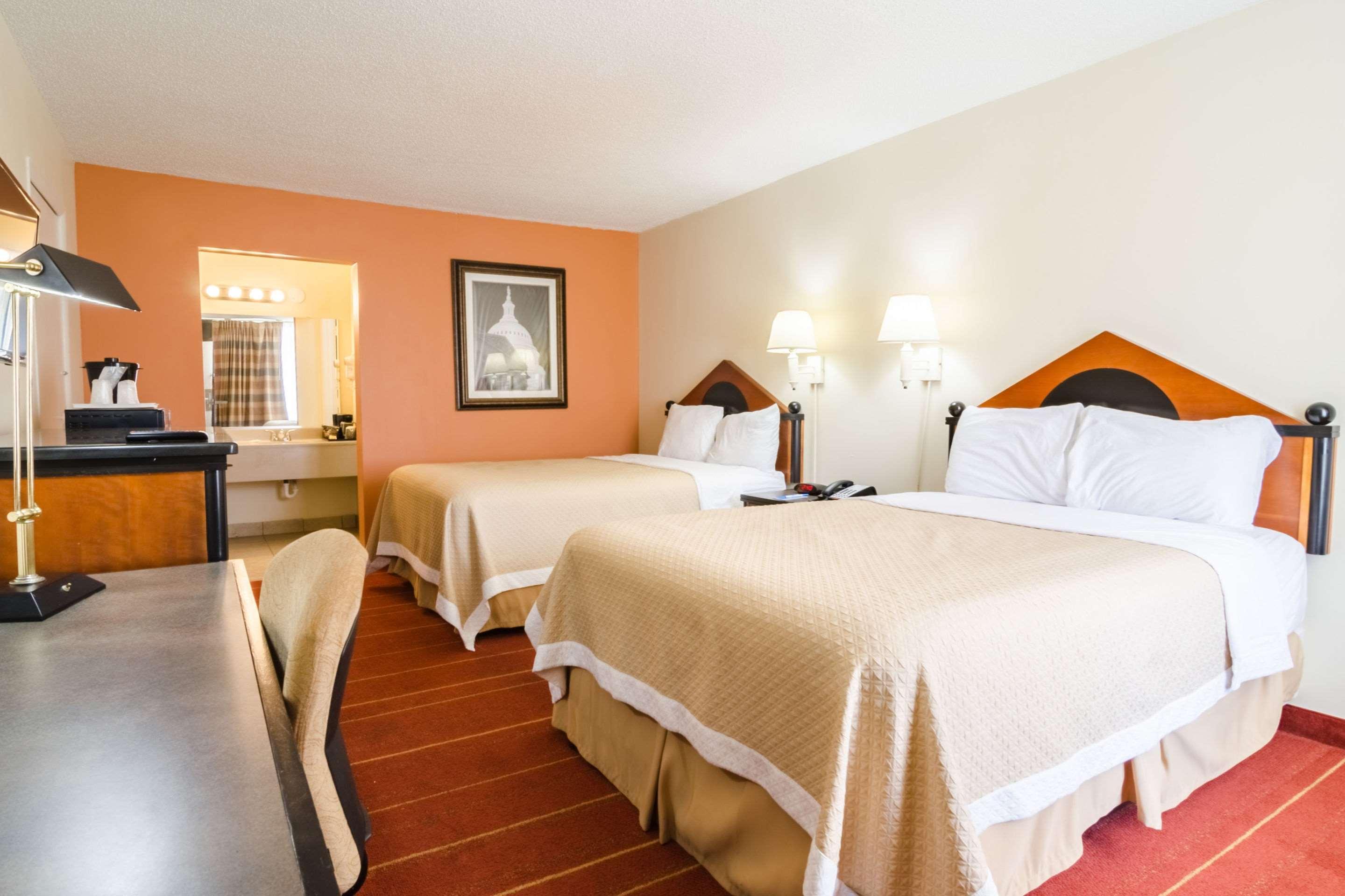 Oyo Hotel Greensboro East I 40 מראה חיצוני תמונה