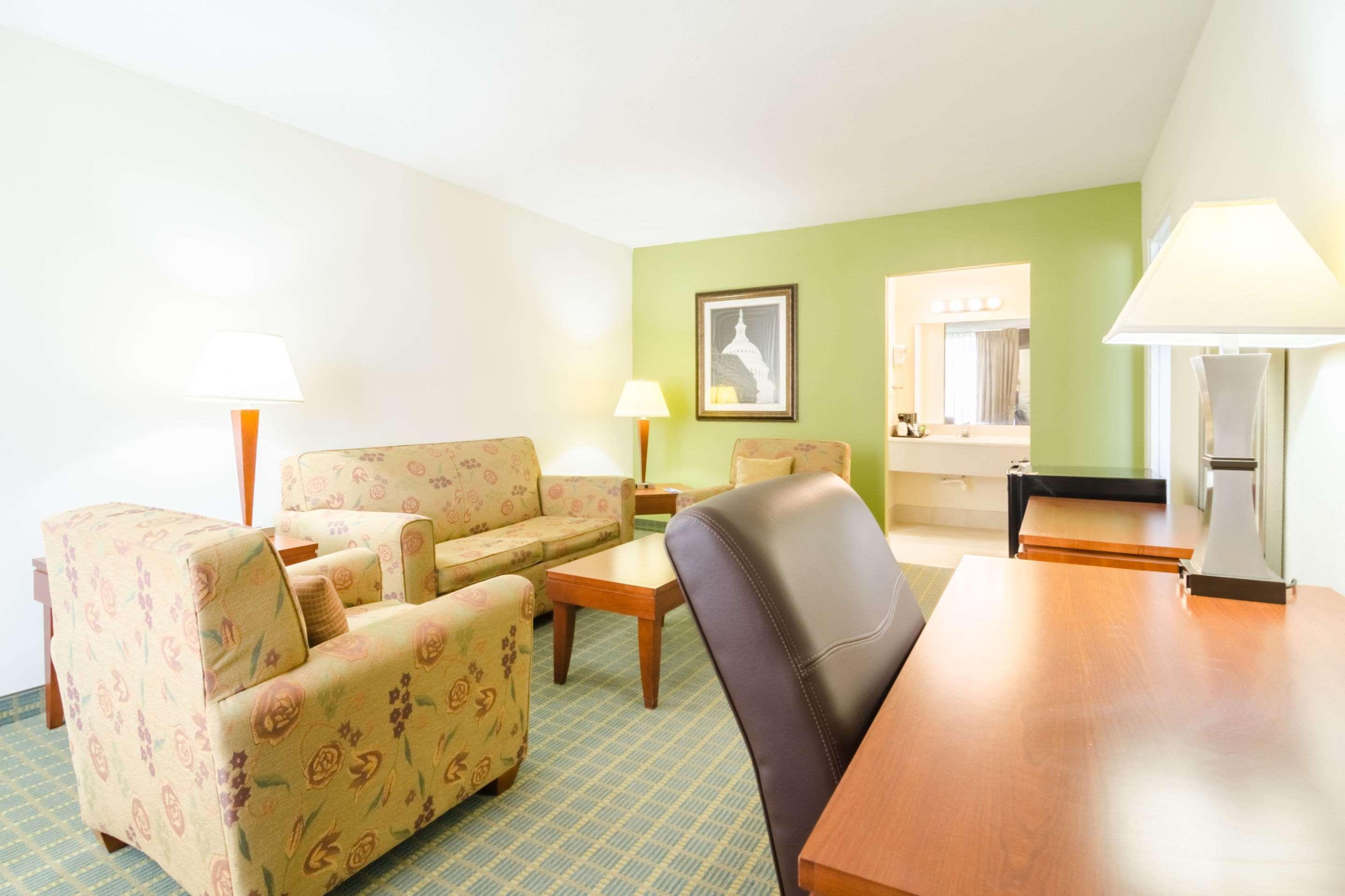 Oyo Hotel Greensboro East I 40 מראה חיצוני תמונה