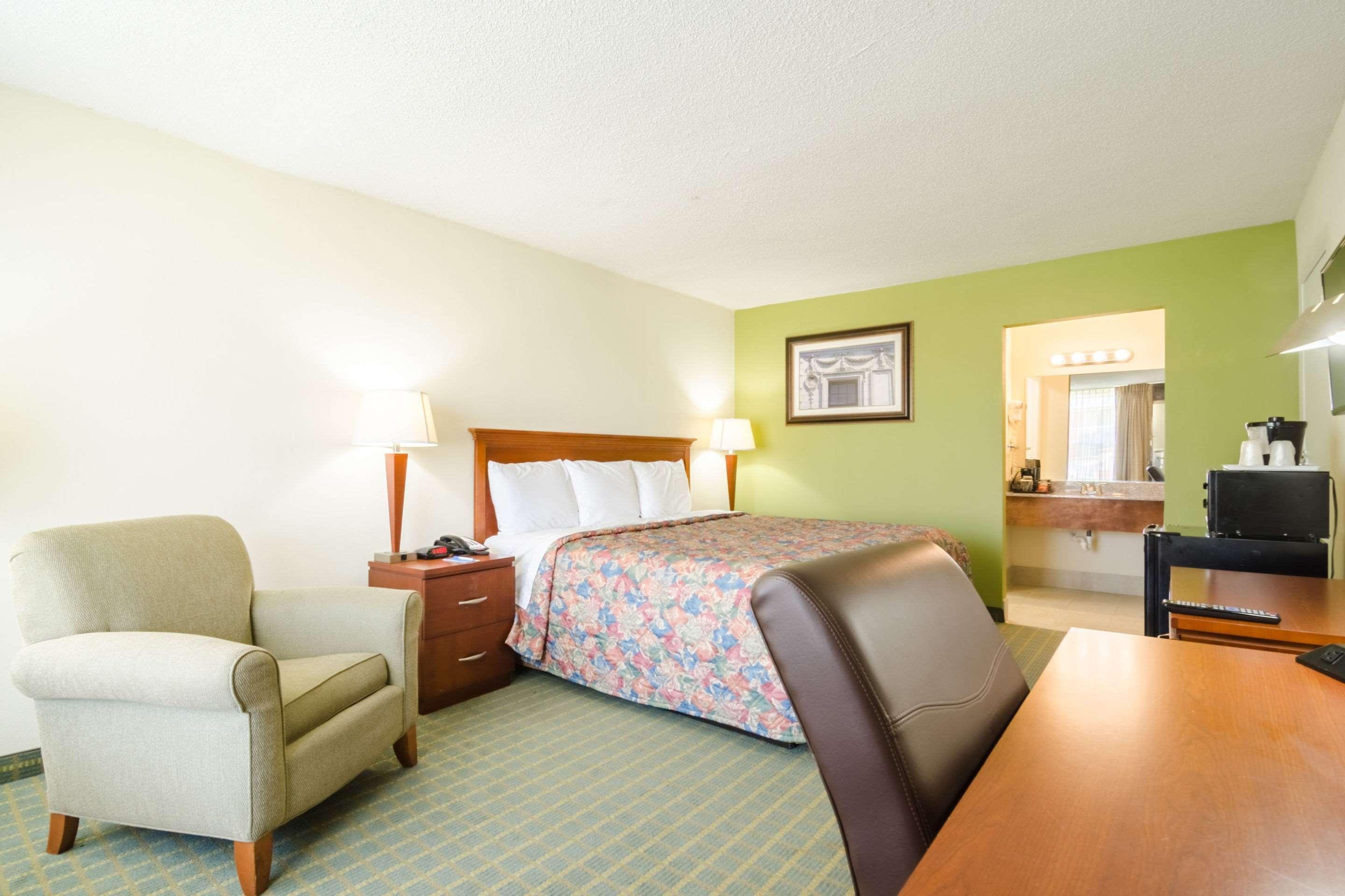 Oyo Hotel Greensboro East I 40 מראה חיצוני תמונה
