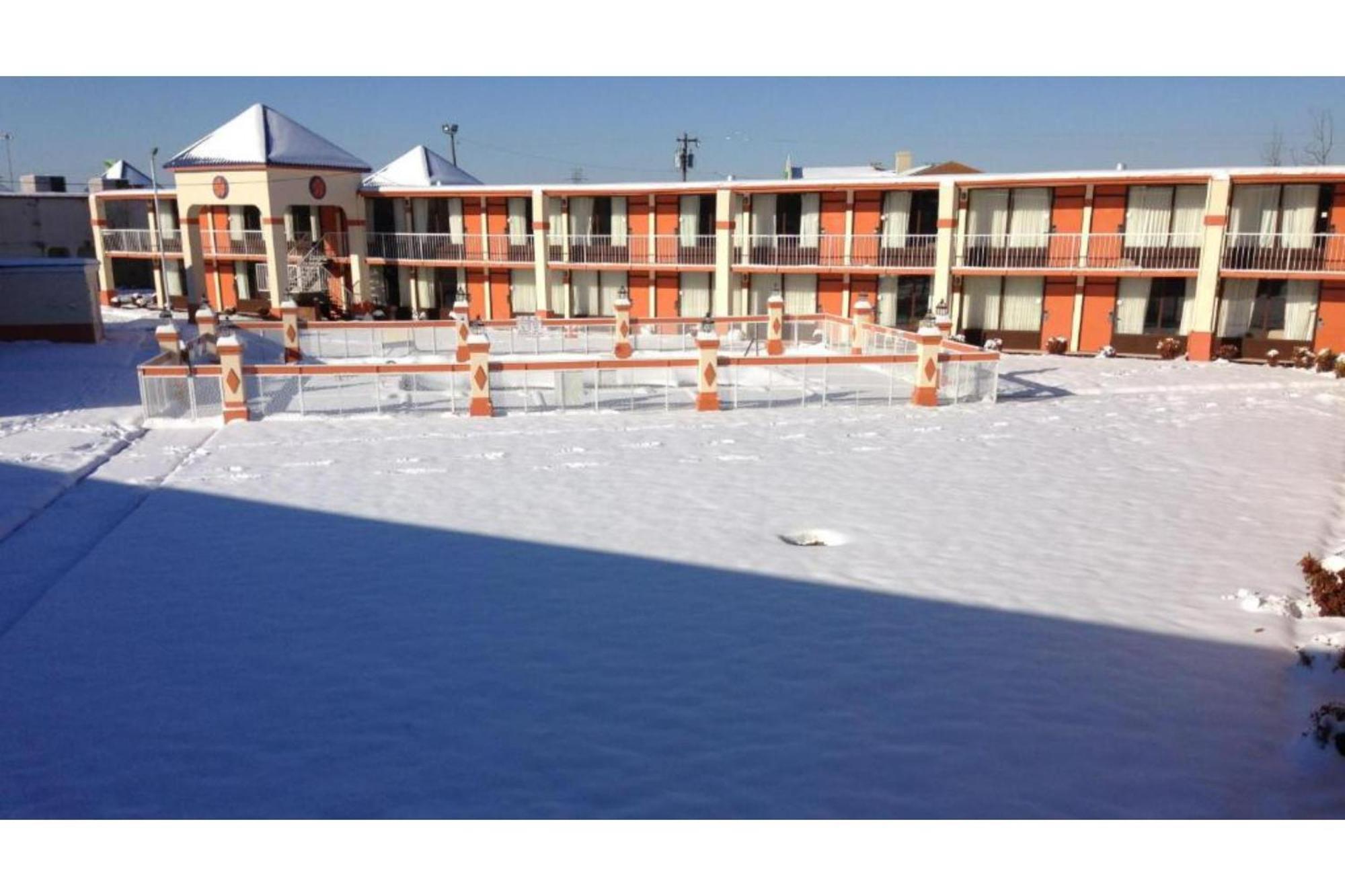 Oyo Hotel Greensboro East I 40 מראה חיצוני תמונה