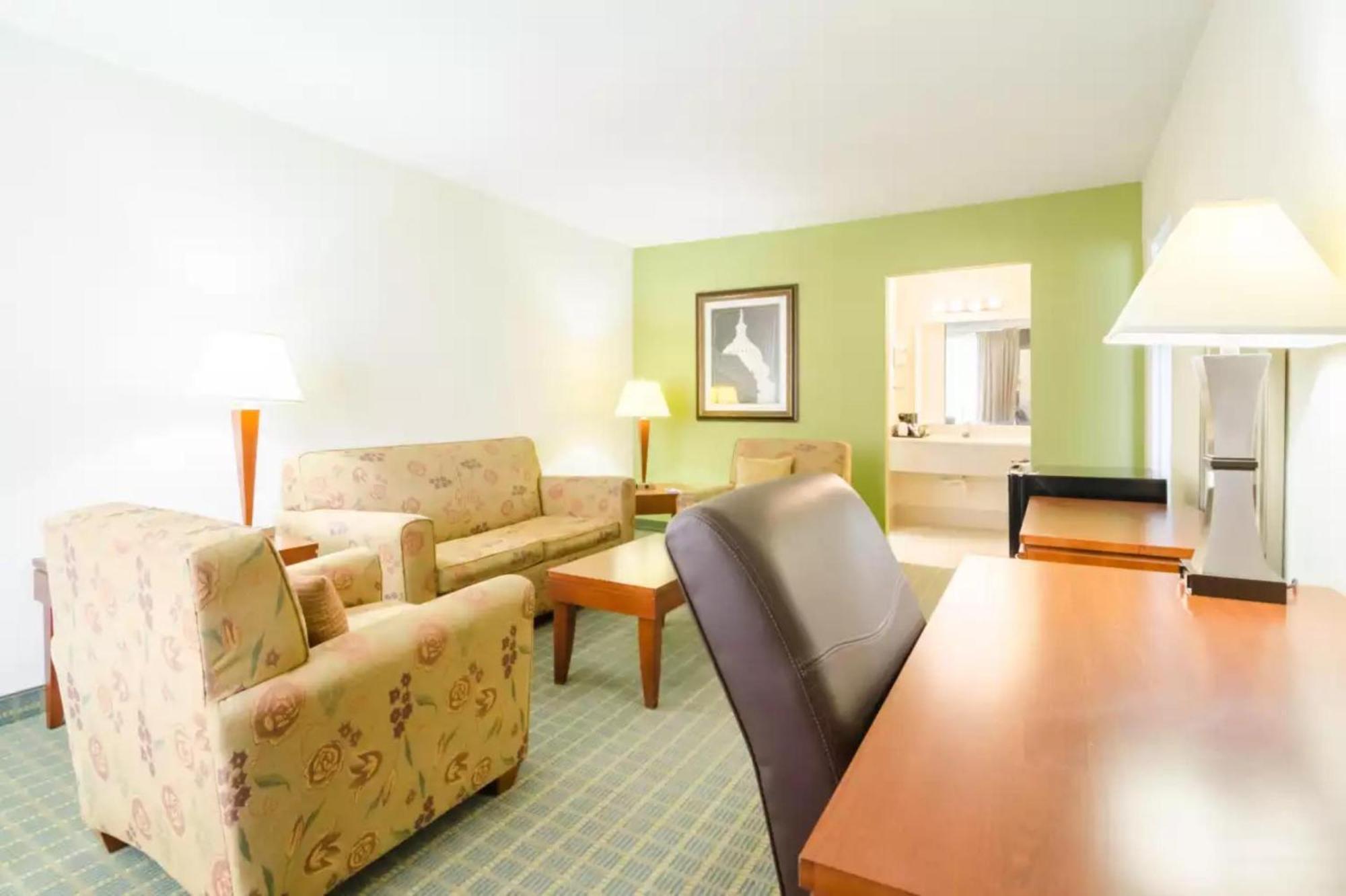 Oyo Hotel Greensboro East I 40 מראה חיצוני תמונה