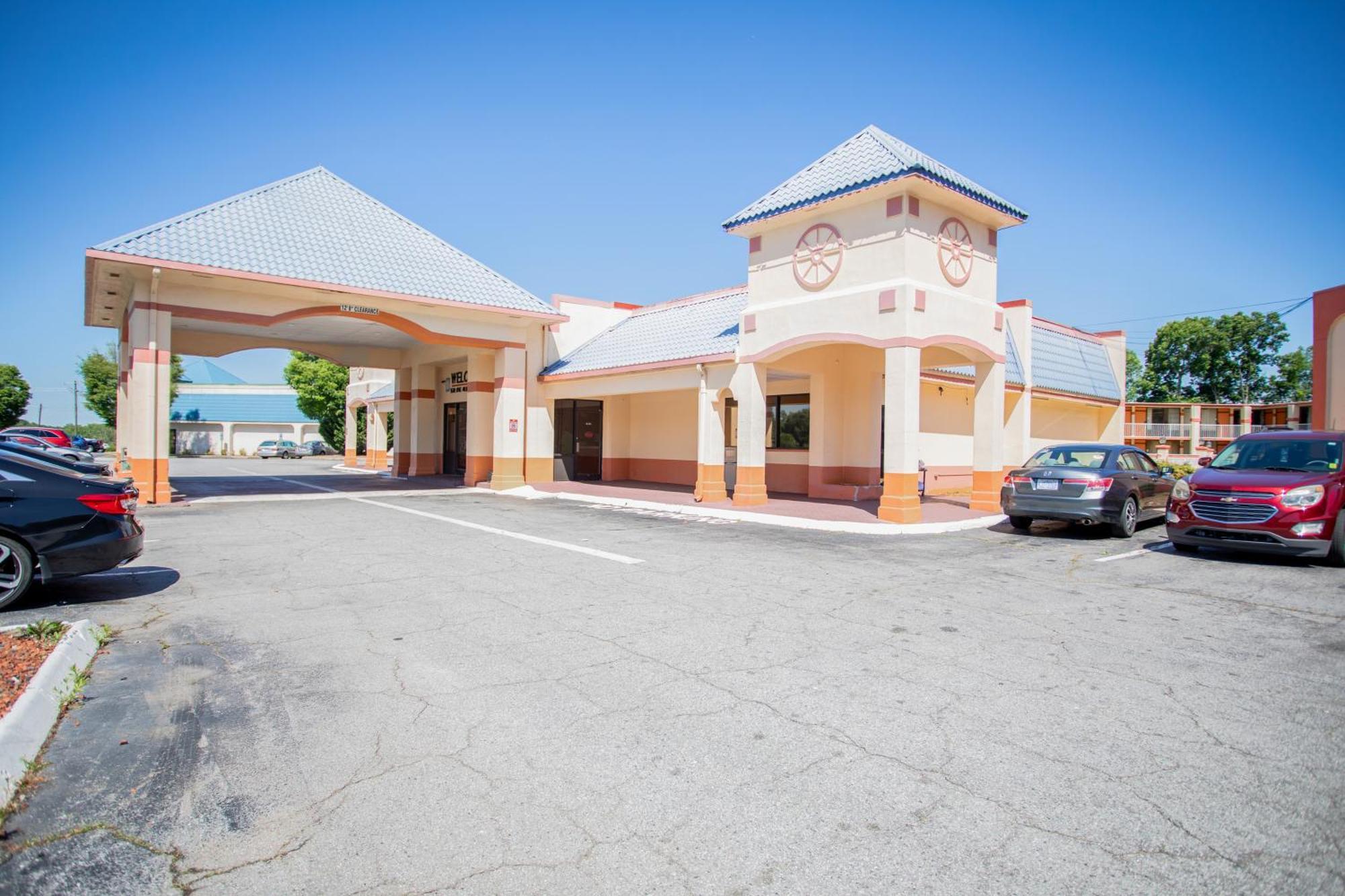 Oyo Hotel Greensboro East I 40 מראה חיצוני תמונה