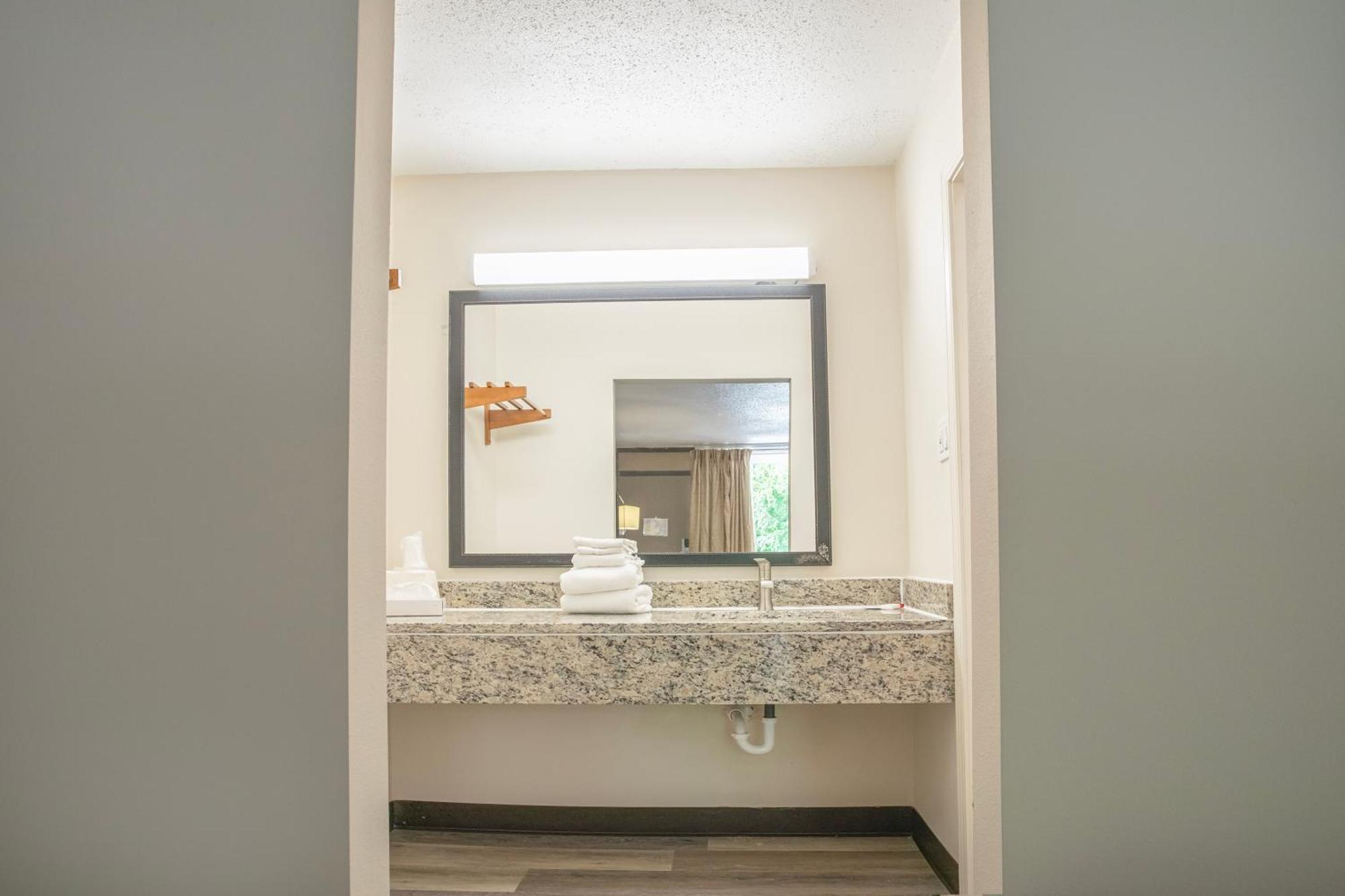 Oyo Hotel Greensboro East I 40 מראה חיצוני תמונה
