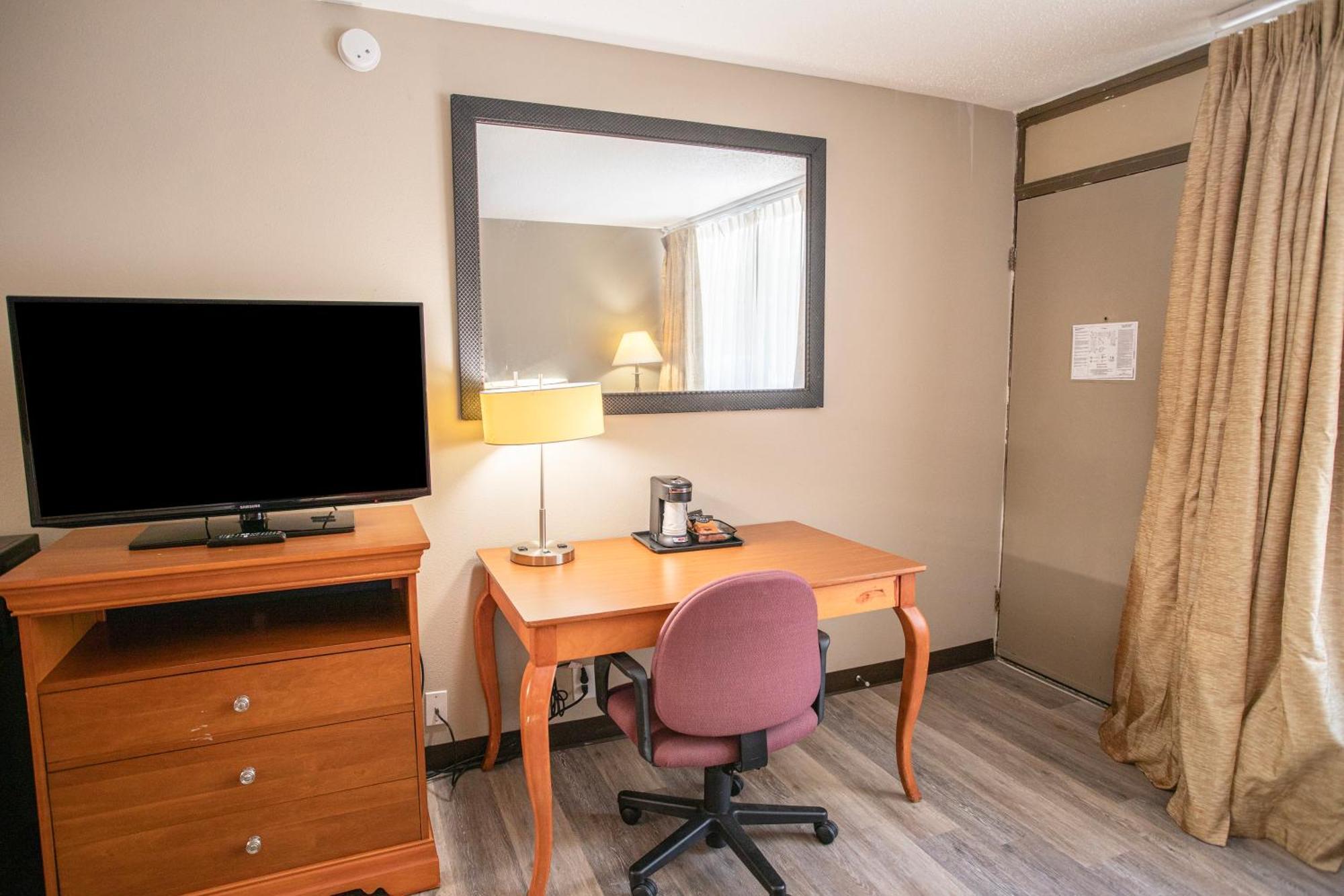 Oyo Hotel Greensboro East I 40 מראה חיצוני תמונה