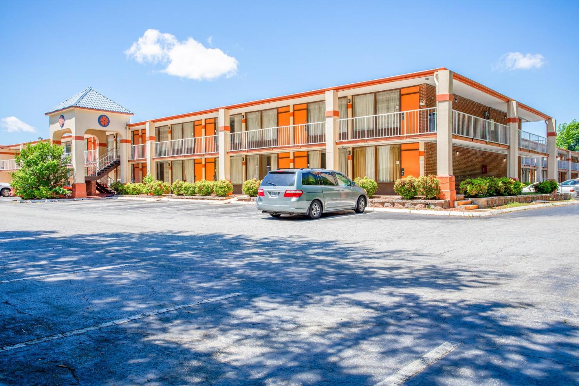 Oyo Hotel Greensboro East I 40 מראה חיצוני תמונה