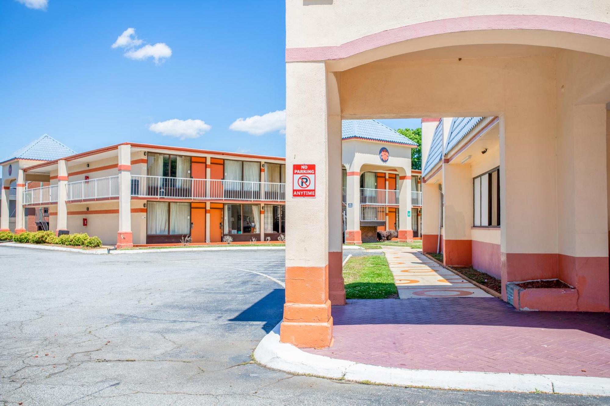 Oyo Hotel Greensboro East I 40 מראה חיצוני תמונה
