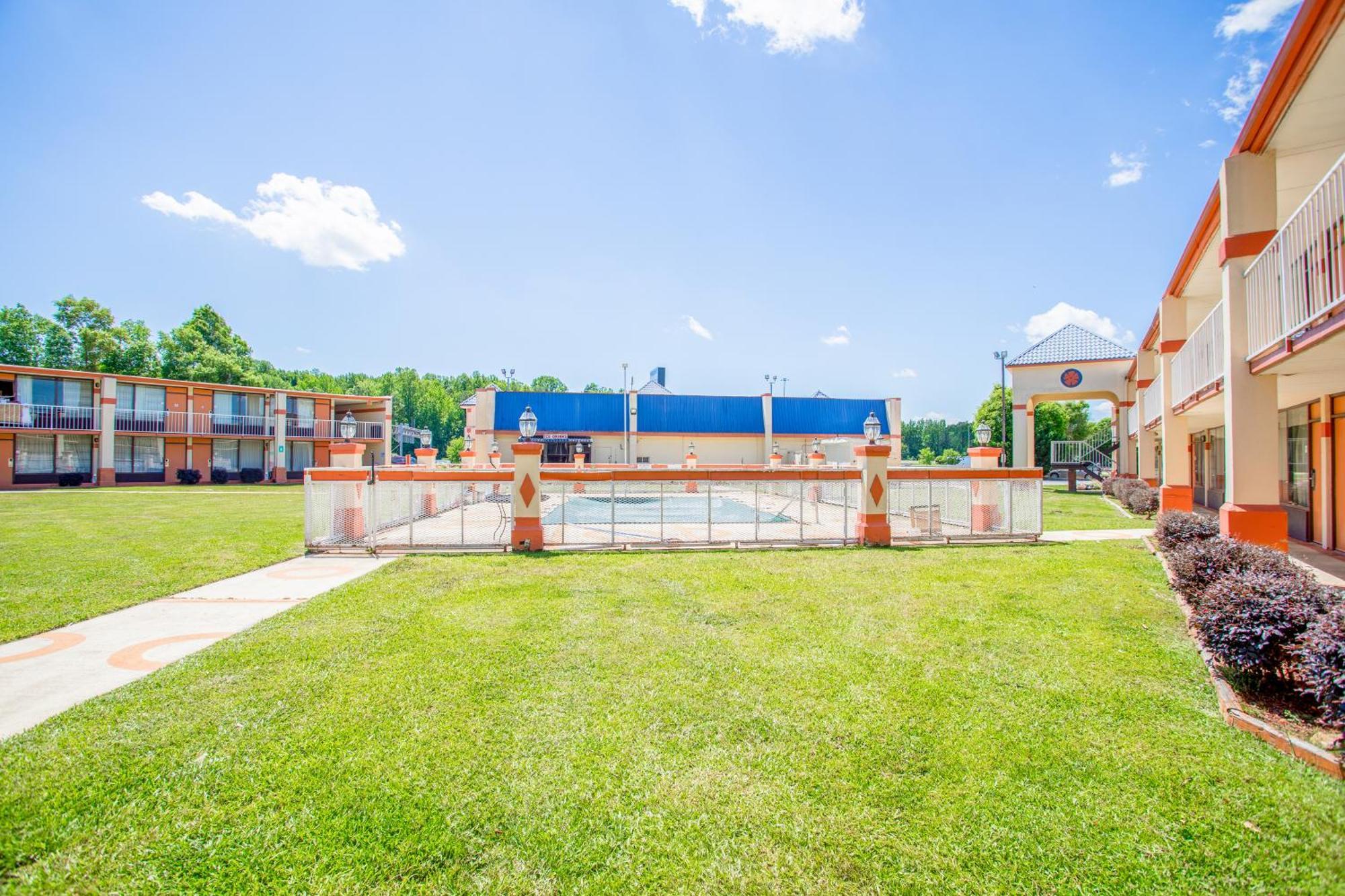 Oyo Hotel Greensboro East I 40 מראה חיצוני תמונה
